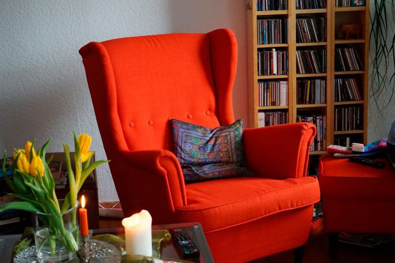 How to Decorate Using Color in Winter?