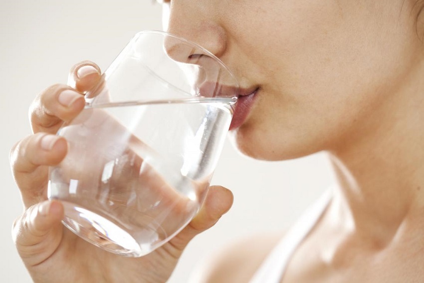 drink water during meals
