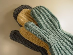 How to crochet mittens