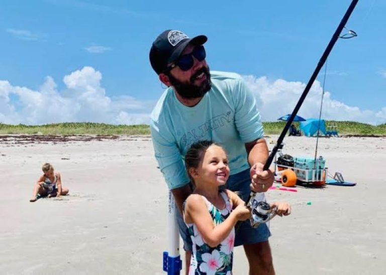 What Makes a Fishing Pole Perfect for Young Beginners